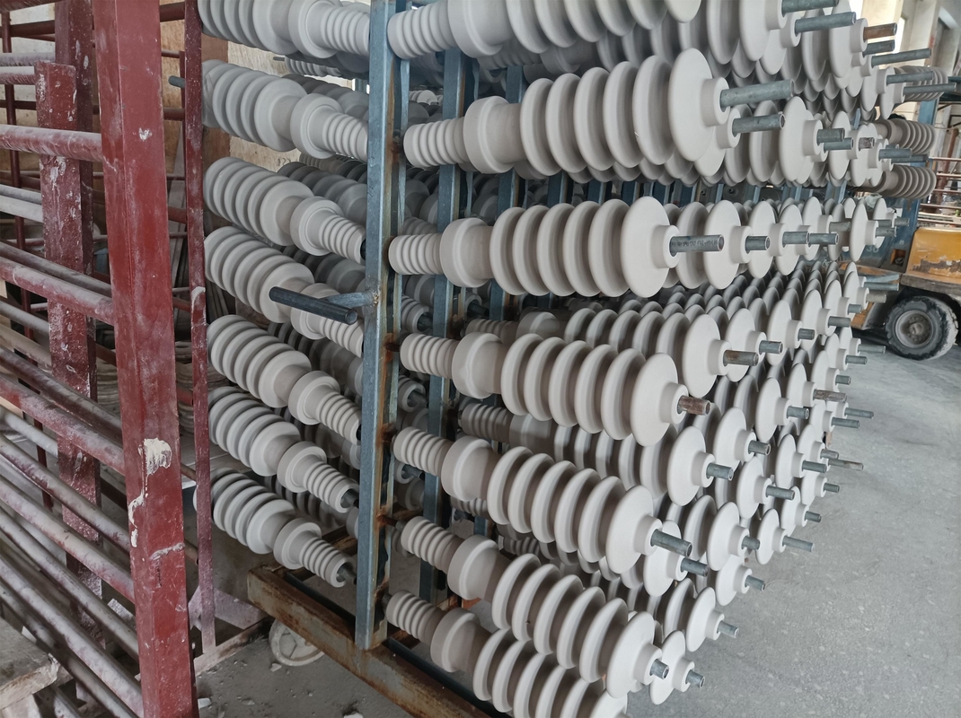 IEC Standard 25.8kV Oil ASS Porcelain Bushing Brown Glazed OEM