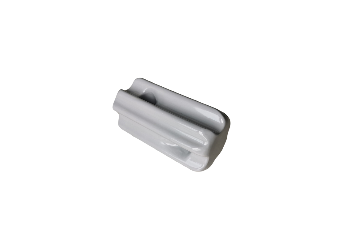 Porcelain ANSI 54-4 40kV Guy Strain Insulator